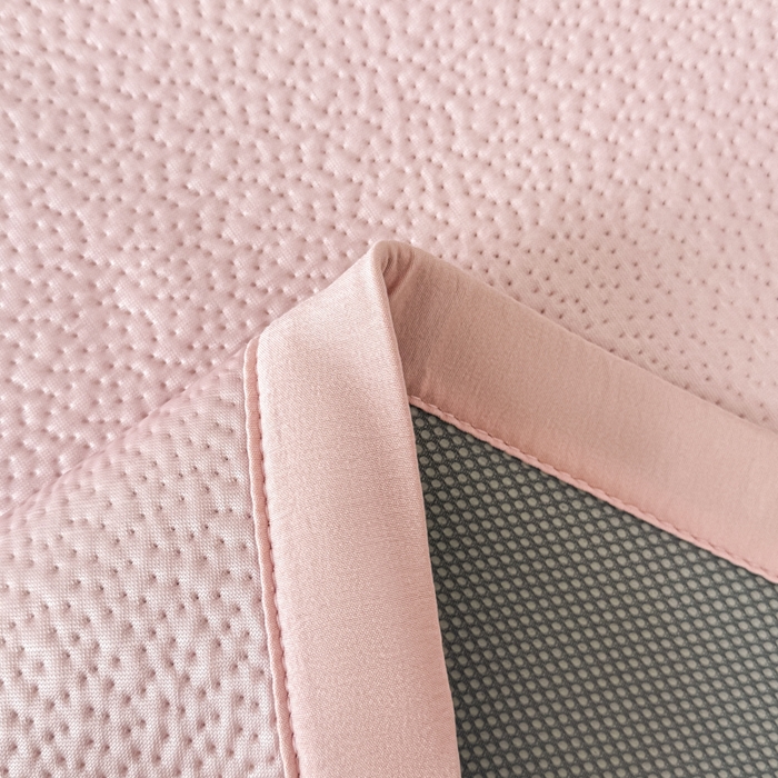 91家纺网 家纺一手货源 找家纺 （总）鑫琪莱家纺 2026新款提花浮雕凉豆豆凉感凉席床裙款