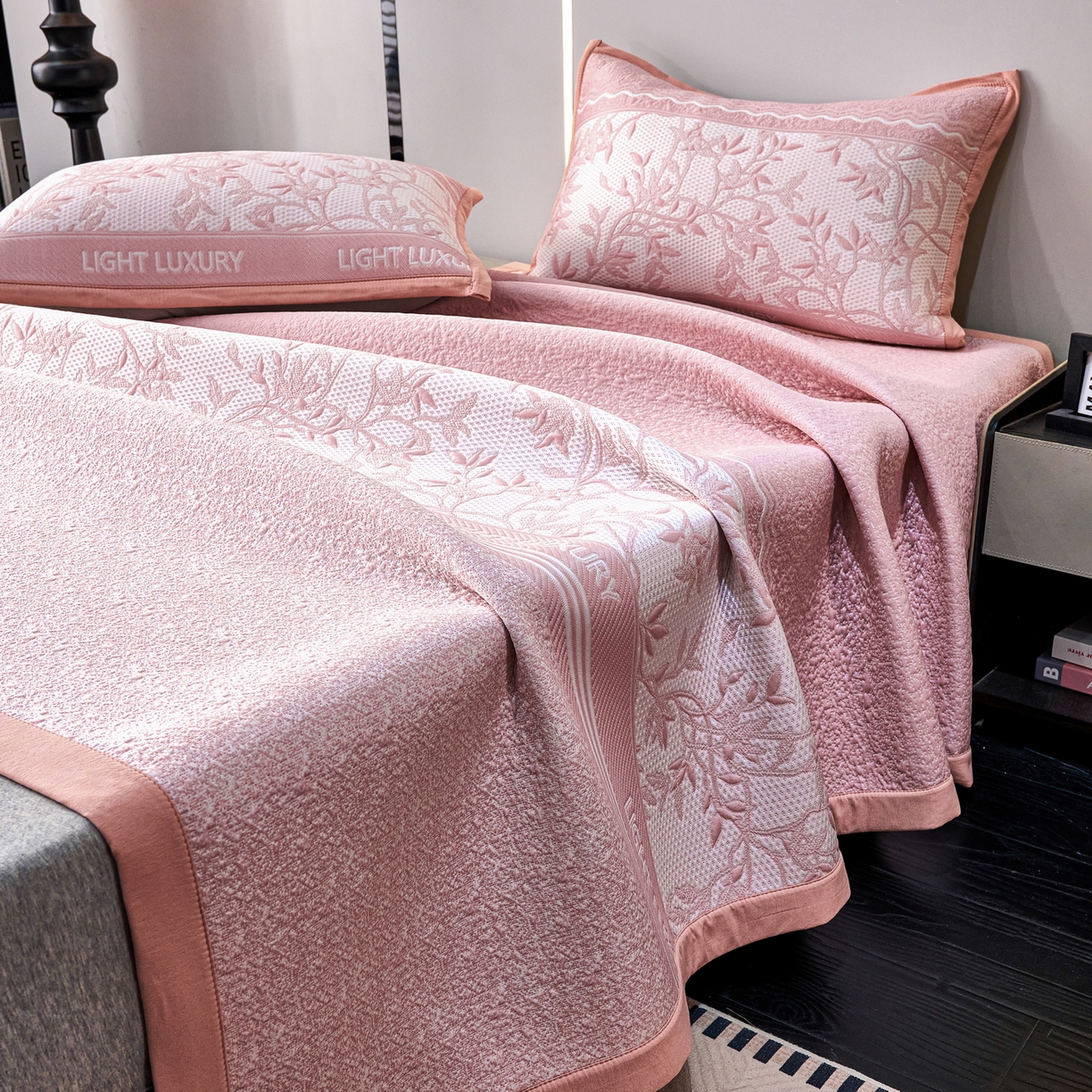 91家纺网 家纺一手货源 找家纺 （总）雅诗帛 2026新款提花PE凉感冰丝席三件套