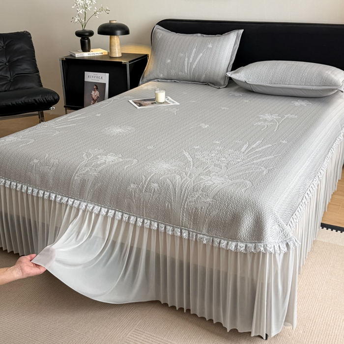 91家纺网 家纺一手货源 找家纺 （总）鑫琪莱家纺 2026新款提花浮雕凉豆豆凉感凉席床裙款