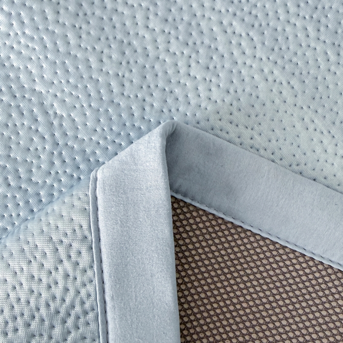 91家纺网 家纺一手货源 找家纺 鑫琪莱家纺 2026新款提花浮雕凉豆豆凉感凉席床裙款 蒲公英蓝