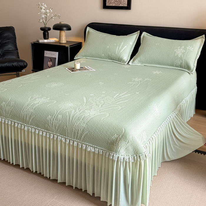 91家纺网 家纺一手货源 找家纺 鑫琪莱家纺 2026新款提花浮雕凉豆豆凉感凉席床裙款 蒲公英绿