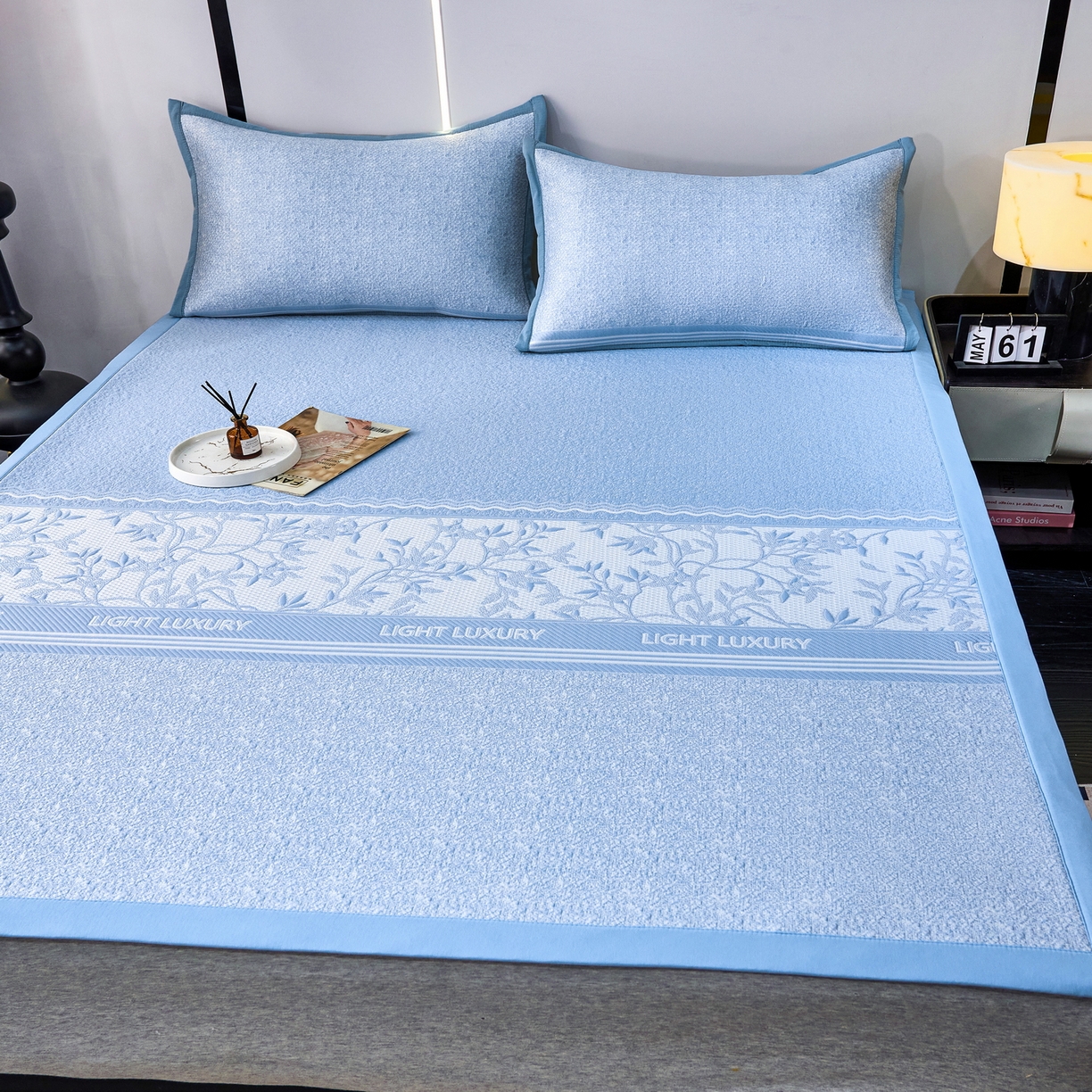 91家纺网 家纺一手货源 找家纺 雅诗帛 2026新款提花PE凉感冰丝席三件套 风景-直角蓝