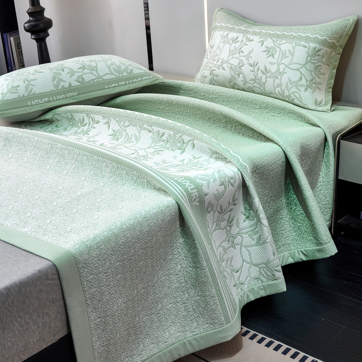 91家纺网 家纺一手货源 找家纺 雅诗帛 2026新款提花PE凉感冰丝席三件套 风景-直角绿