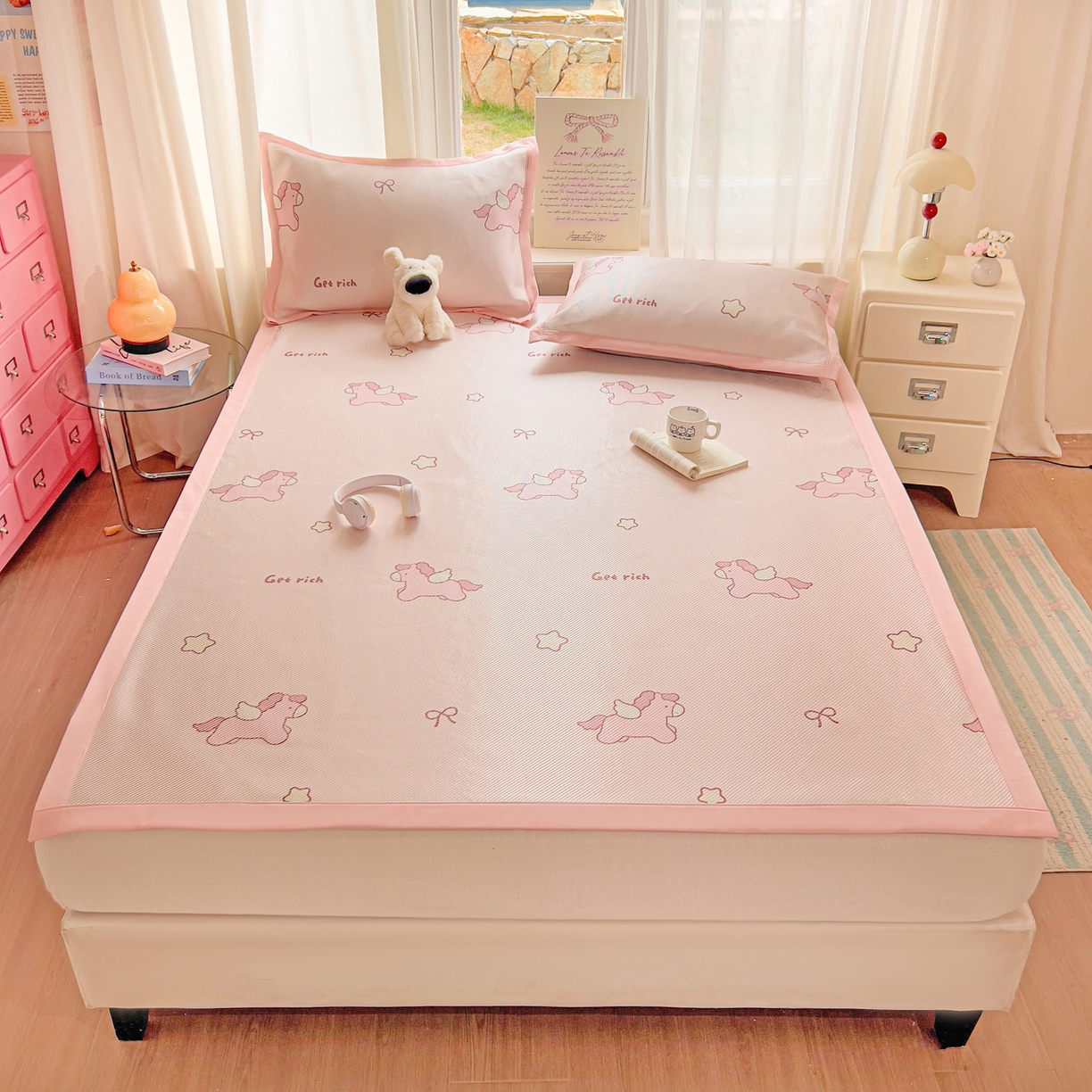 91家纺网 家纺一手货源 找家纺 川悦生活 2026新款时尚数码印花冰藤席 布丁小马