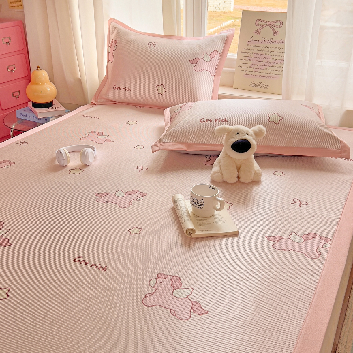 91家纺网 家纺一手货源 找家纺 川悦生活 2026新款时尚数码印花冰藤席 布丁小马