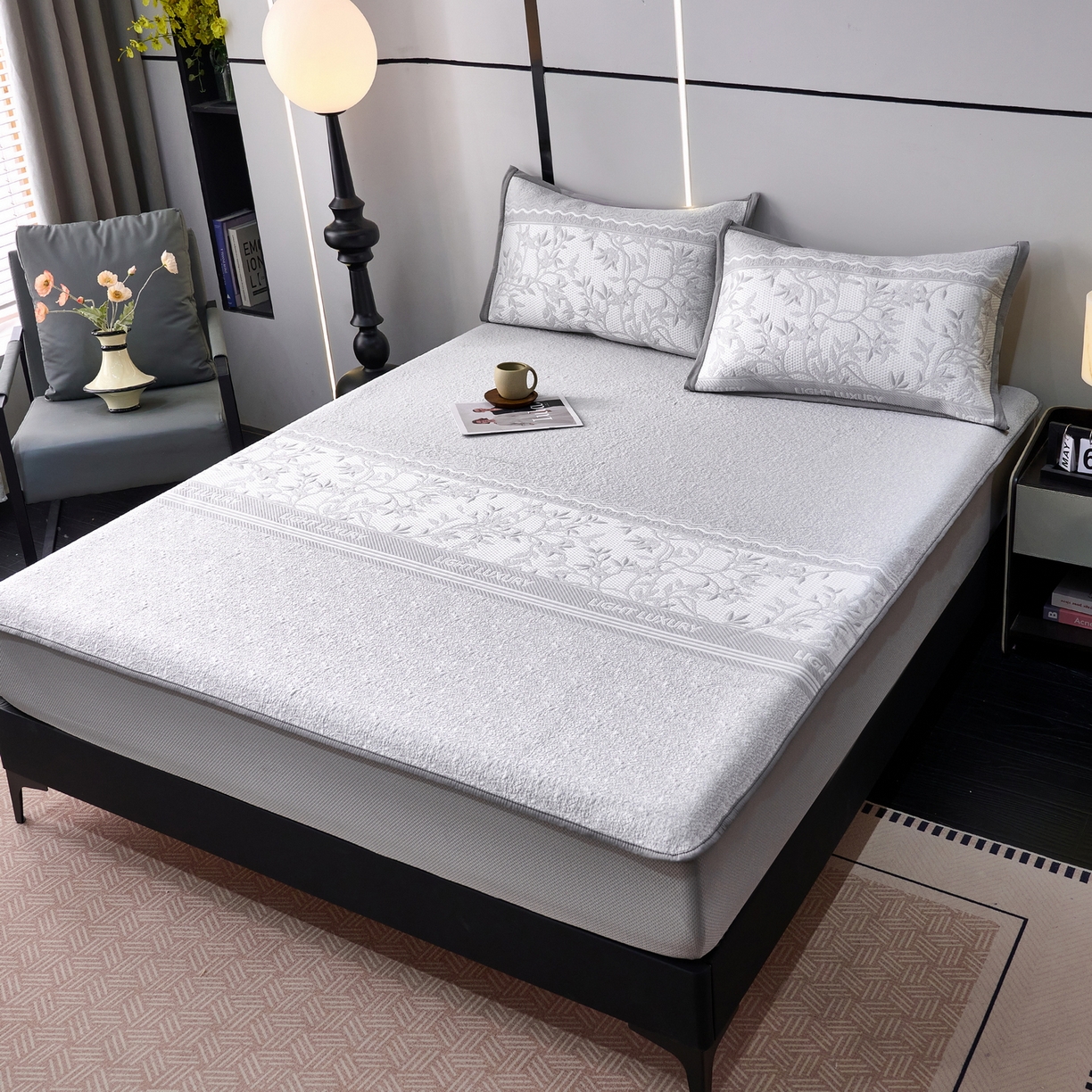 91家纺网 家纺一手货源 找家纺 雅诗帛 2026新款提花PE凉感冰丝席三件套 风景-床笠灰