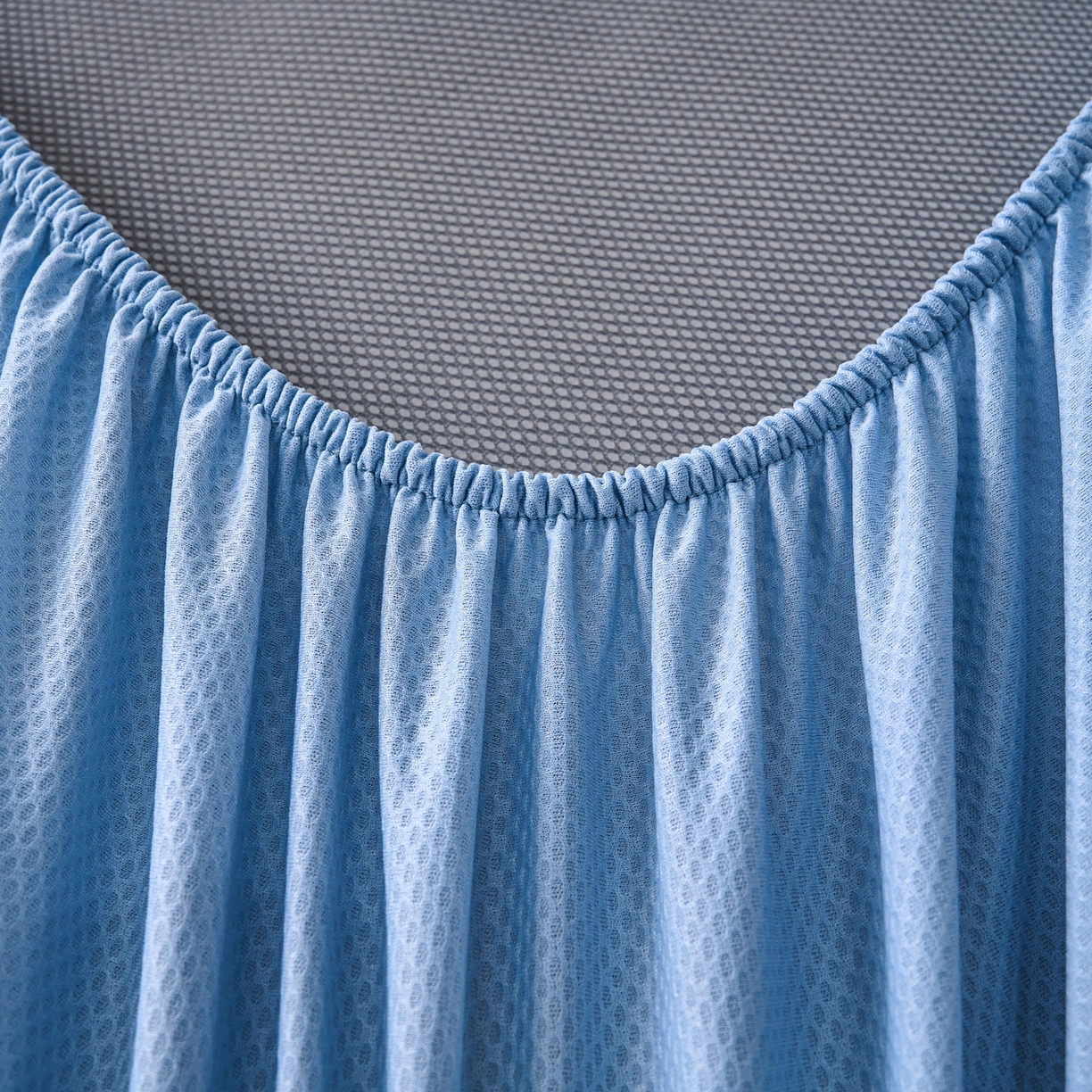 91家纺网 家纺一手货源 找家纺 雅诗帛 2026新款提花PE凉感冰丝席三件套 风景-床笠蓝