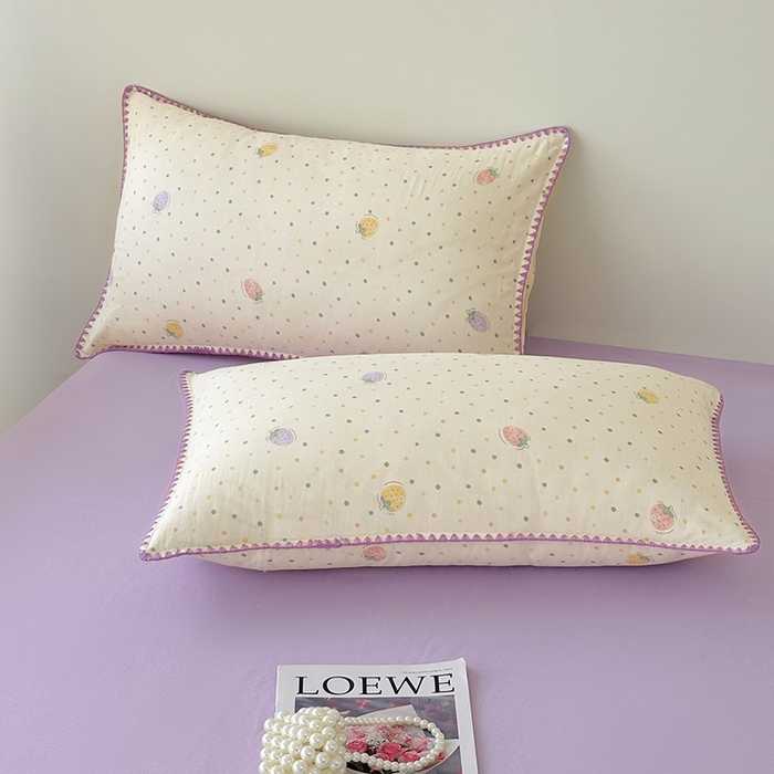 91家纺网 家纺一手货源 找家纺 爱她美家纺 2026新款A类全棉有氧双层纱大豆夏被夏凉被空调被四件套 草莓点点