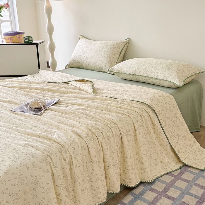 91家纺网 家纺一手货源 找家纺 爱她美家纺 2026新款A类全棉有氧双层纱大豆夏被夏凉被空调被四件套 春意