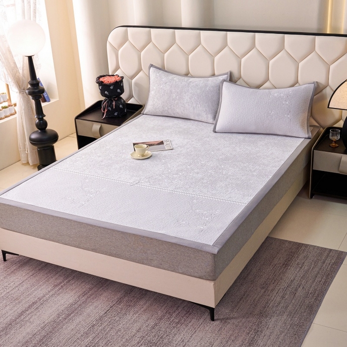 91家纺网 家纺一手货源 找家纺 雅诗帛 2026新款提花PE凉感冰丝席三件套 木兰-直角灰