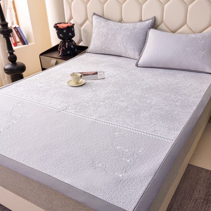 91家纺网 家纺一手货源 找家纺 雅诗帛 2026新款提花PE凉感冰丝席三件套 木兰-直角灰