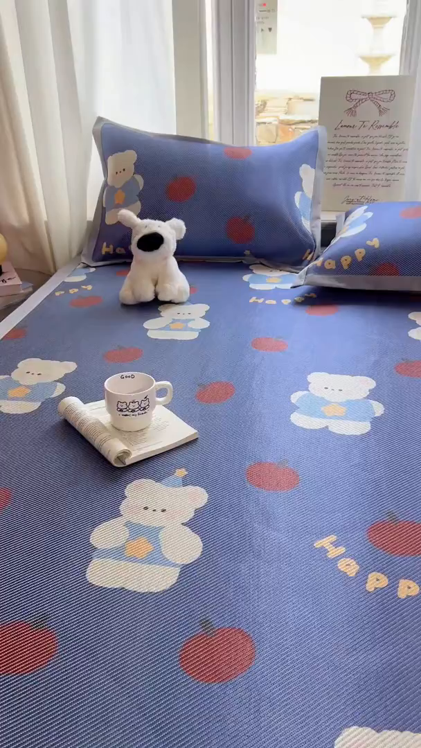 91家纺网 家纺一手货源 找家纺 川悦生活 2026新款时尚数码印花冰藤席 果果小熊