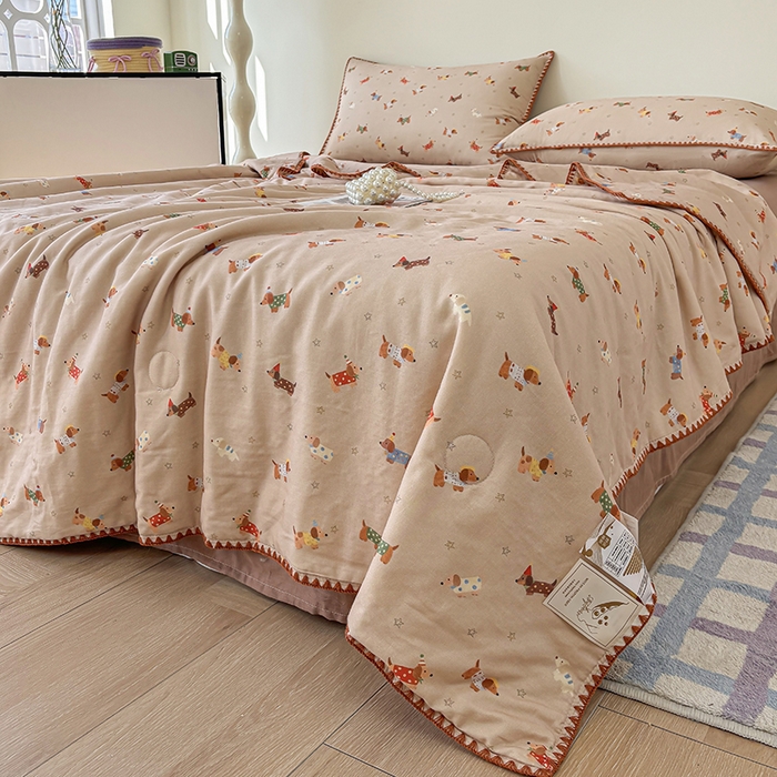 91家纺网 家纺一手货源 找家纺 爱她美家纺 2026新款A类全棉有氧双层纱大豆夏被夏凉被空调被四件套 腊肠犬-咖