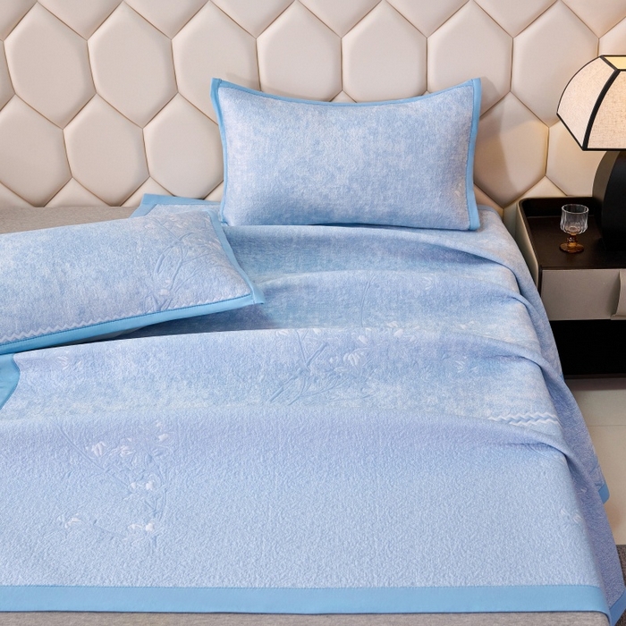 91家纺网 家纺一手货源 找家纺 雅诗帛 2026新款提花PE凉感冰丝席三件套 木兰-直角蓝