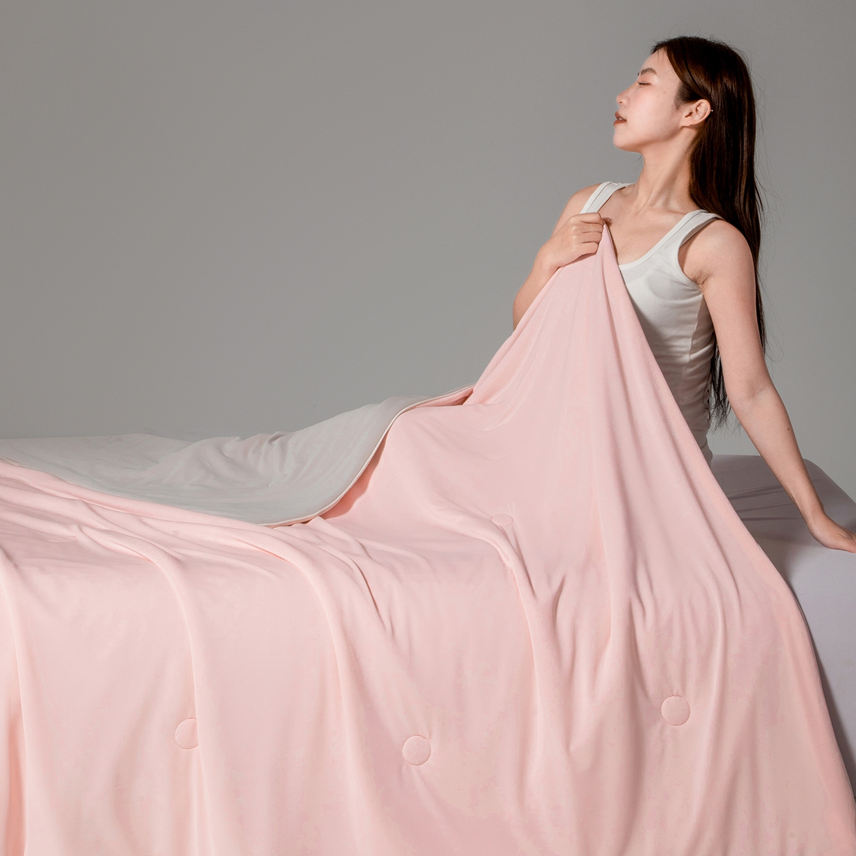 91家纺网 家纺一手货源 找家纺 寐眠 2026新款凉感纯色双拼夏被夏凉被空调被-风格一 桃桃凉夏