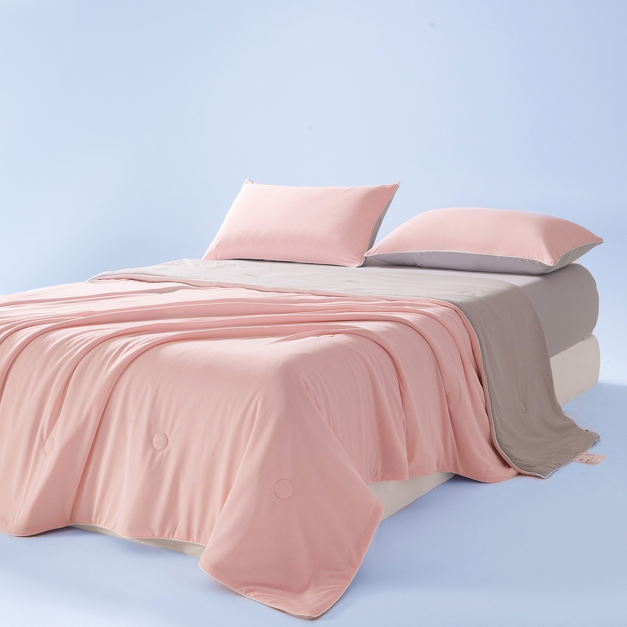 91家纺网 家纺一手货源 找家纺 寐眠 2026新款凉感纯色双拼夏被夏凉被空调被-风格一 桃桃凉夏