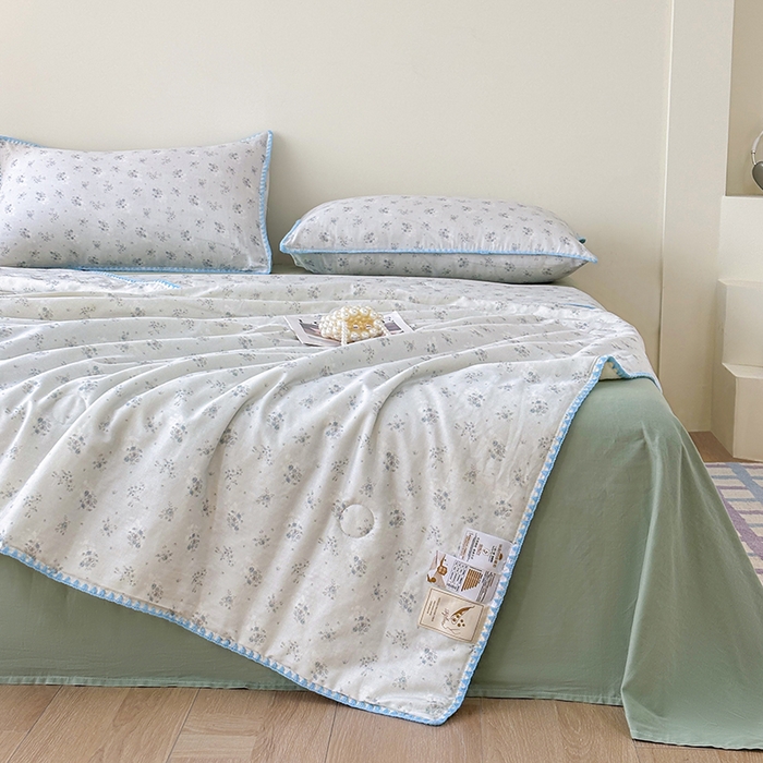 91家纺网 家纺一手货源 找家纺 爱她美家纺 2026新款A类全棉有氧双层纱大豆夏被夏凉被空调被四件套 琉夏-绿