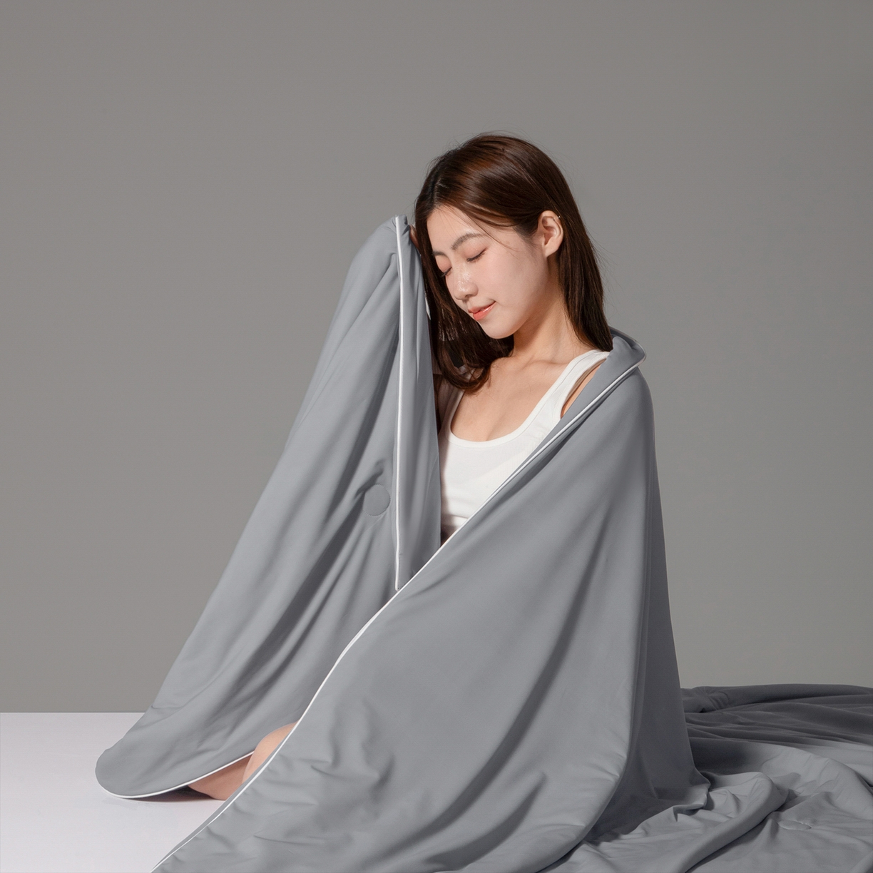 91家纺网 家纺一手货源 找家纺 寐眠 2026新款凉感纯色双拼夏被夏凉被空调被-风格一 云灰冰柔