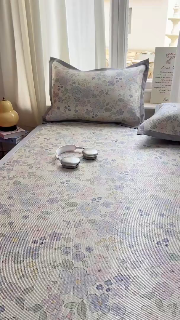 91家纺网 家纺一手货源 找家纺 川悦生活 2026新款时尚数码印花冰藤席 兰铃花园