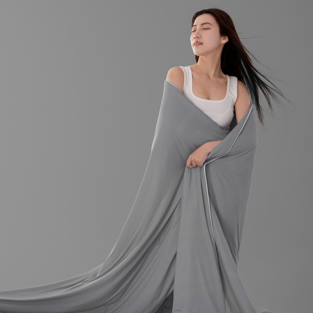 91家纺网 家纺一手货源 找家纺 寐眠 2026新款凉感纯色双拼夏被夏凉被空调被-风格一 云灰冰柔