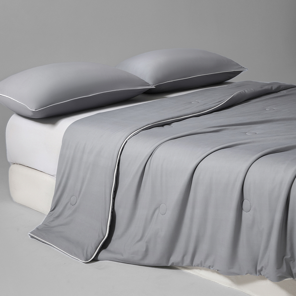 91家纺网 家纺一手货源 找家纺 寐眠 2026新款凉感纯色双拼夏被夏凉被空调被-风格一 云灰冰柔