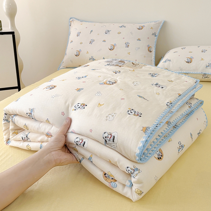 91家纺网 家纺一手货源 找家纺 爱她美家纺 2026新款A类全棉有氧双层纱大豆夏被夏凉被空调被四件套 太空熊猫-米