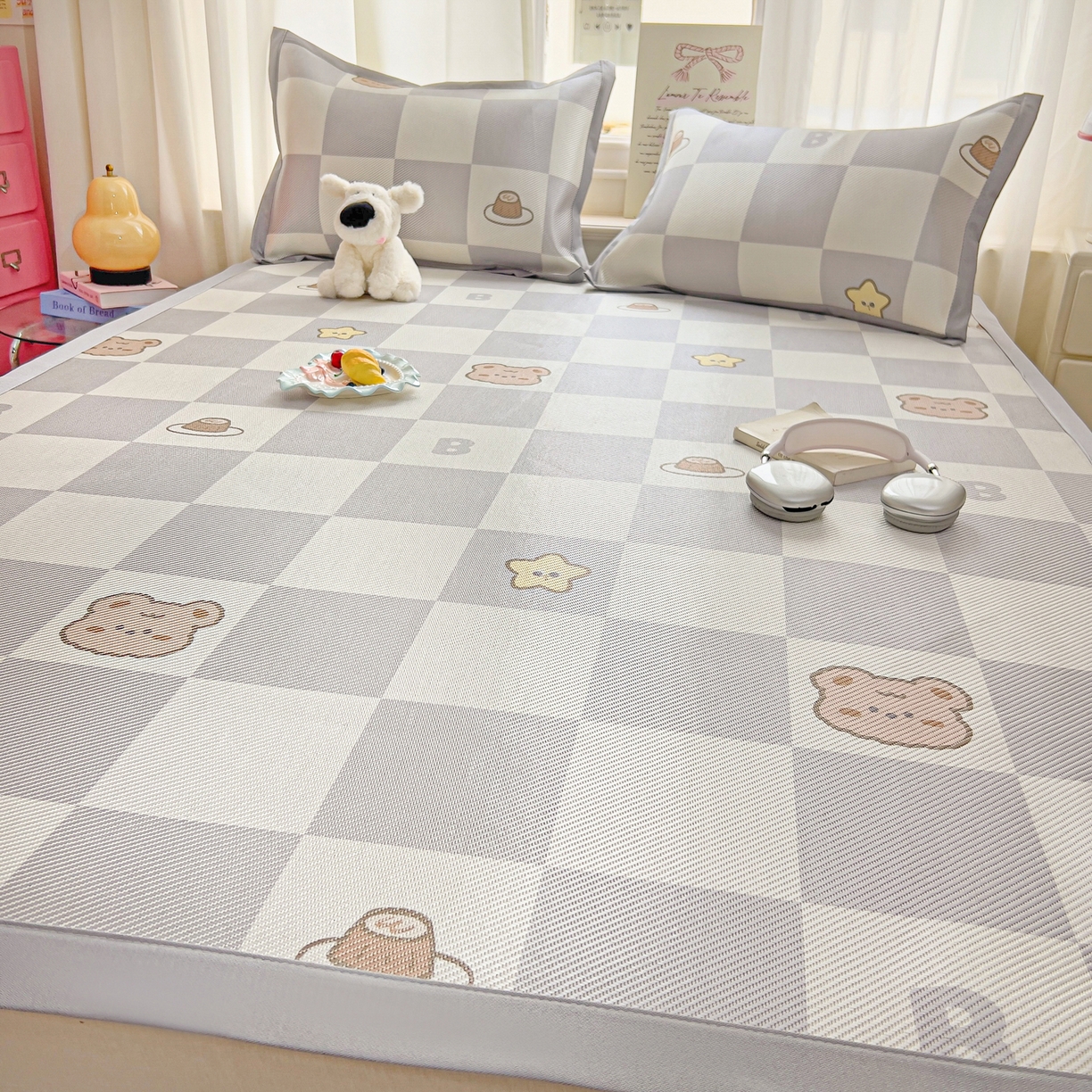 91家纺网 家纺一手货源 找家纺 川悦生活 2026新款时尚数码印花冰藤席 凉夏奶熊