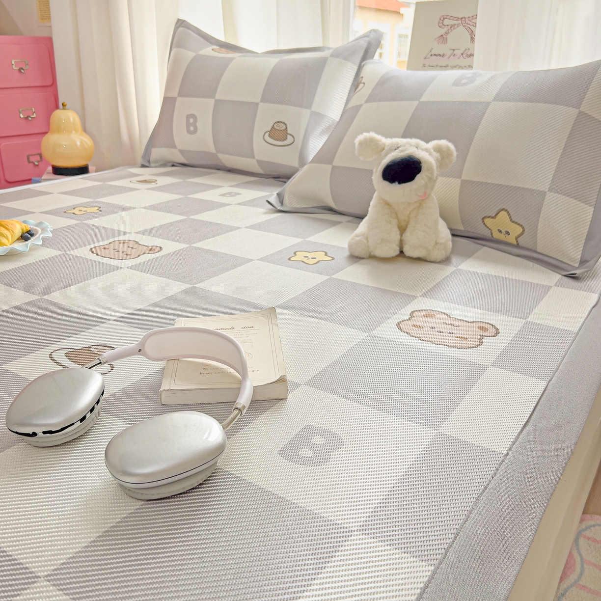 91家纺网 家纺一手货源 找家纺 川悦生活 2026新款时尚数码印花冰藤席 凉夏奶熊