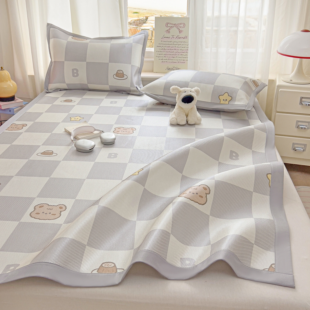 91家纺网 家纺一手货源 找家纺 川悦生活 2026新款时尚数码印花冰藤席 凉夏奶熊