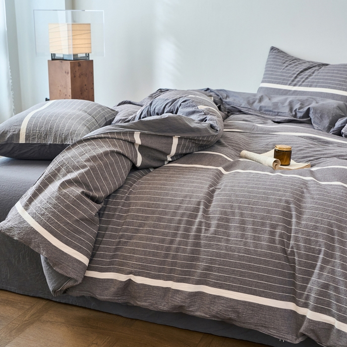 91家纺网 家纺一手货源 找家纺 春皖家纺 2026春夏新款全棉纯棉水洗棉四件套 素雅-灰条