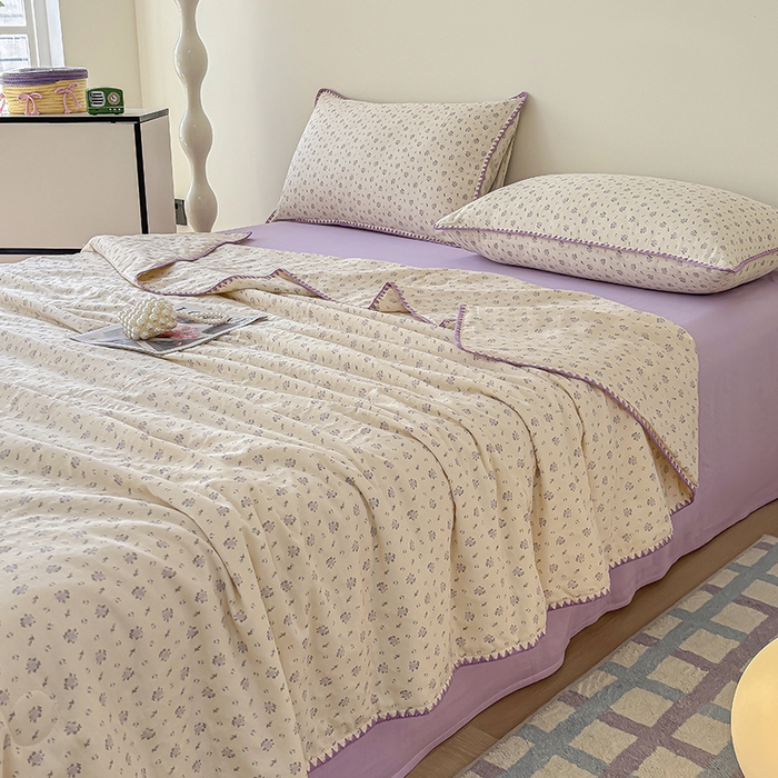 91家纺网 家纺一手货源 找家纺 爱她美家纺 2026新款A类全棉有氧双层纱大豆夏被夏凉被空调被四件套 弦上春-紫