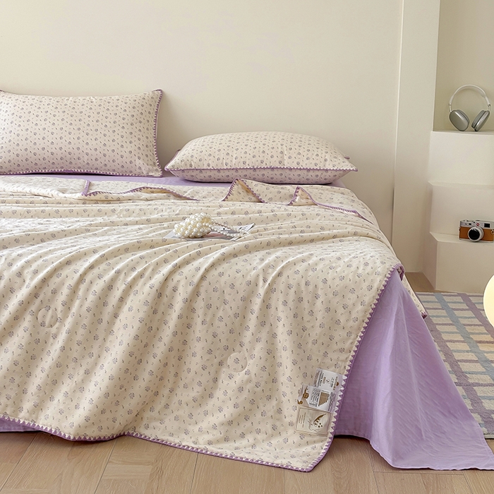 91家纺网 家纺一手货源 找家纺 爱她美家纺 2026新款A类全棉有氧双层纱大豆夏被夏凉被空调被四件套 弦上春-紫