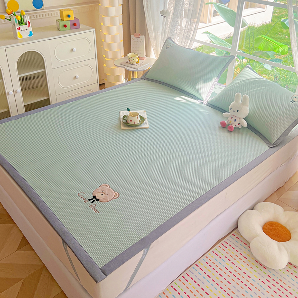 91家纺网 家纺一手货源 找家纺 女子家纺 2026新款A类乙纶冰豆豆凉感席绣花席-憨憨熊系列 憨憨熊-果绿