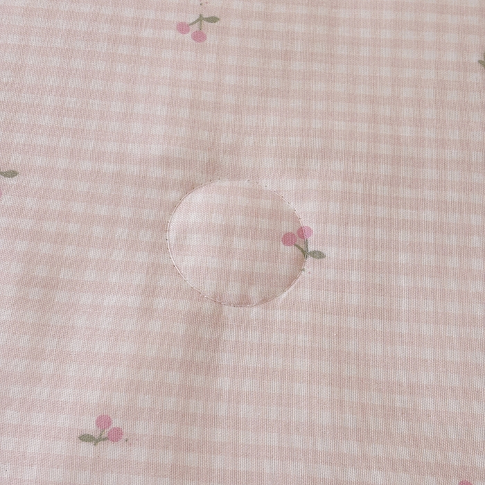 91家纺网 家纺一手货源 找家纺 爱她美家纺 2026新款A类全棉有氧双层纱大豆夏被夏凉被空调被四件套 樱桃酱-粉