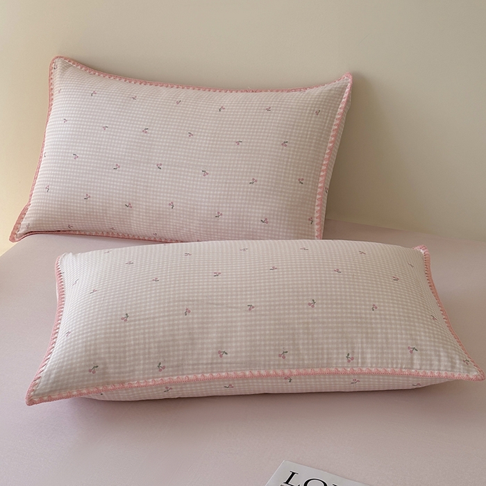 91家纺网 家纺一手货源 找家纺 爱她美家纺 2026新款A类全棉有氧双层纱大豆夏被夏凉被空调被四件套 樱桃酱-粉