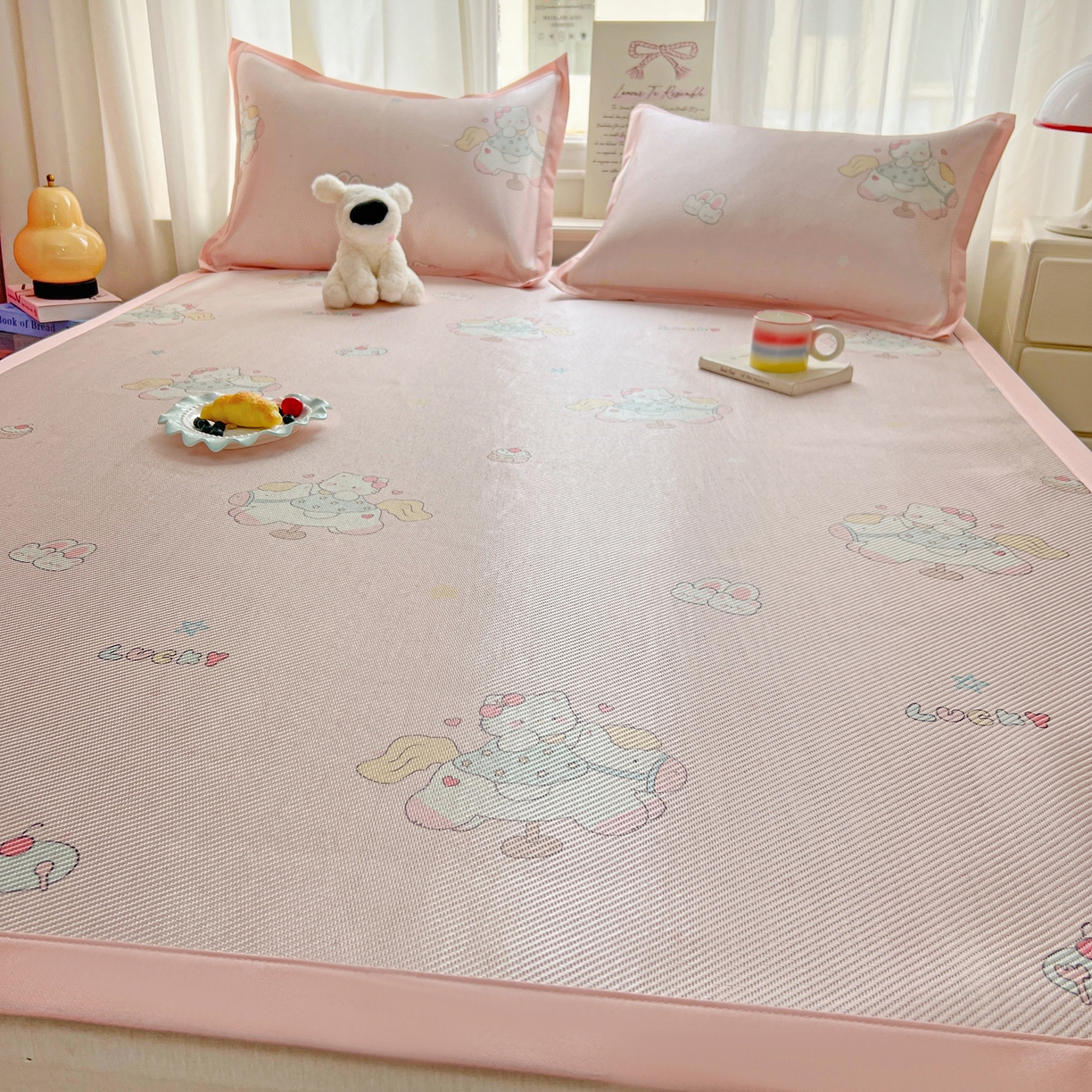 91家纺网 家纺一手货源 找家纺 川悦生活 2026新款时尚数码印花冰藤席 奶香小喵