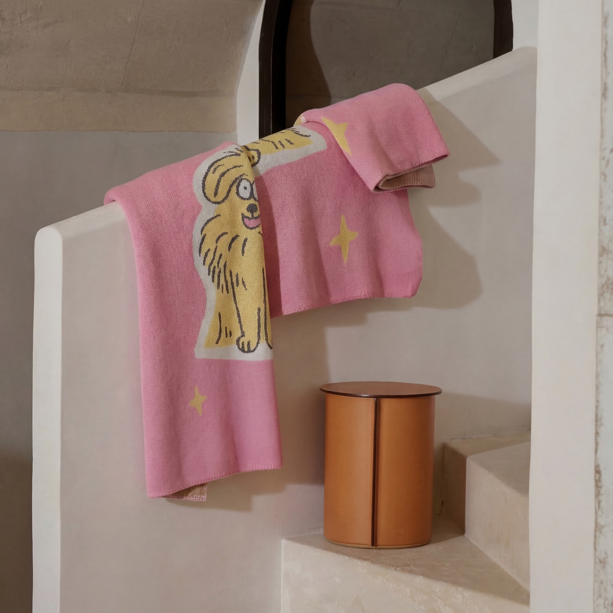 91家纺网 家纺一手货源 找家纺 （总）2026春夏新款凉感针织毯潦草小狗（券后/折后最低零售价不低于145）