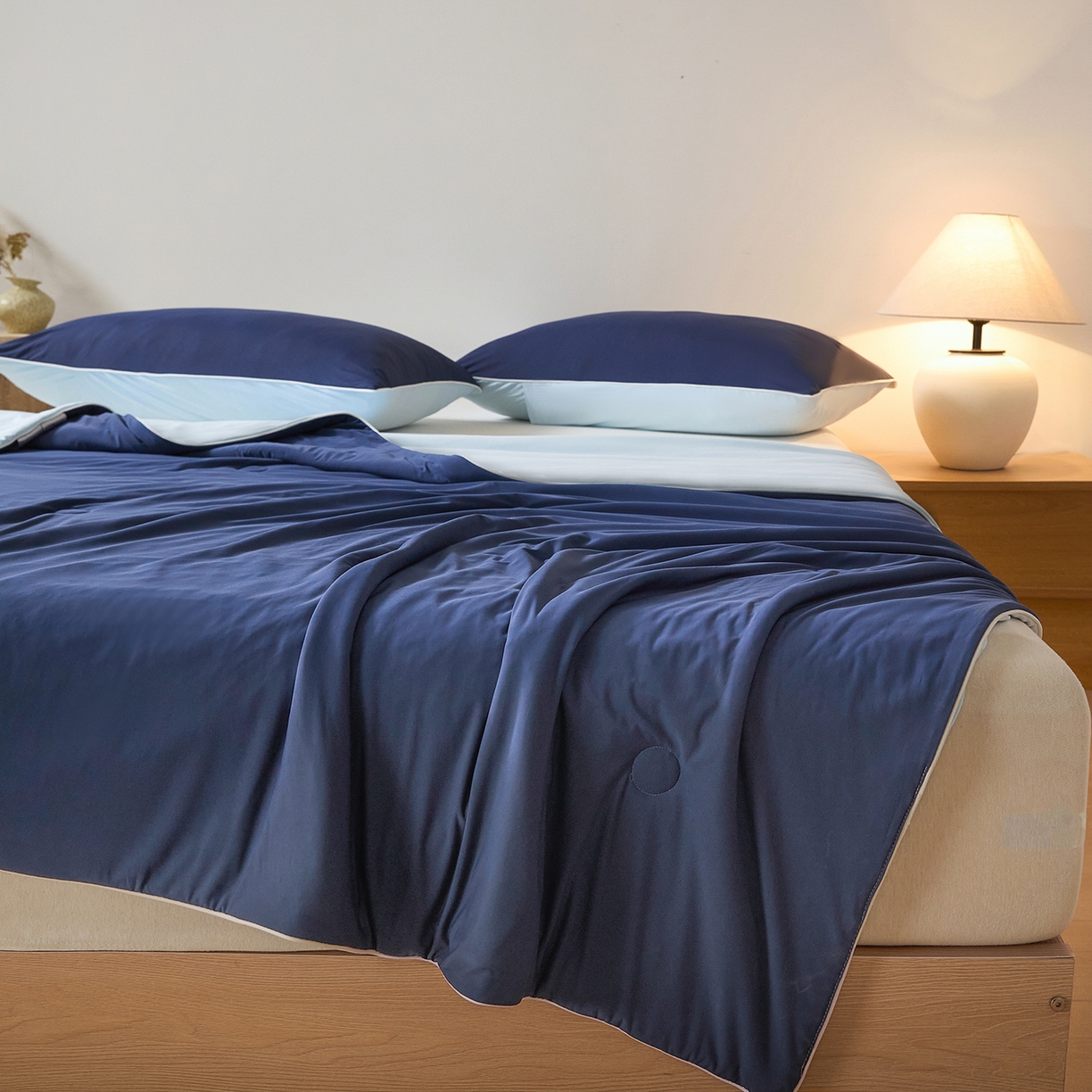 91家纺网 家纺一手货源 找家纺 寐眠 2026新款凉感纯色双拼夏被夏凉被空调被-风格二 墨兰冰糯