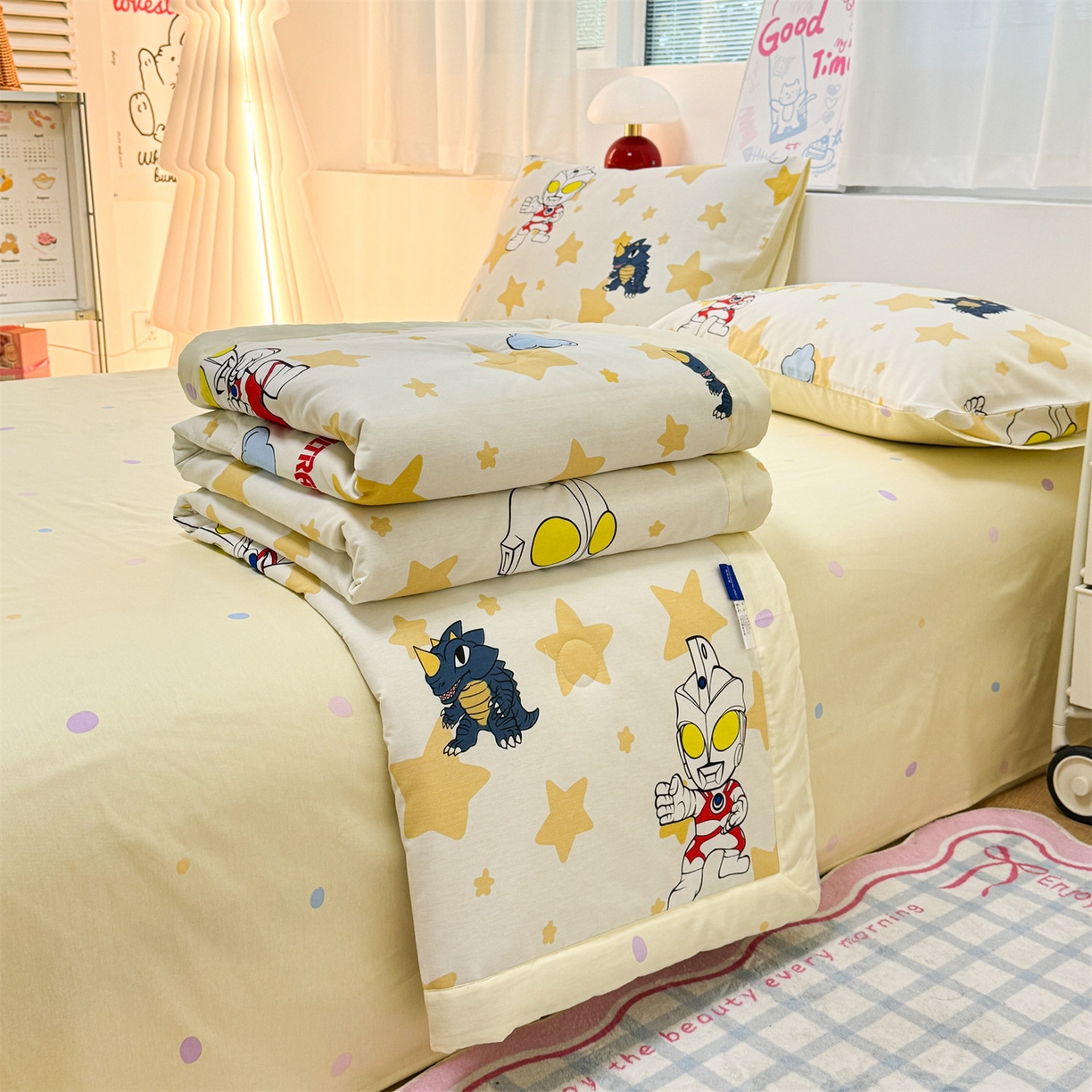 91家纺网 家纺一手货源 找家纺 名兮家居 2026新款正版授权经典奥特曼全棉夏被四件套【含防伪标】 全棉夏被-星星奥特曼
