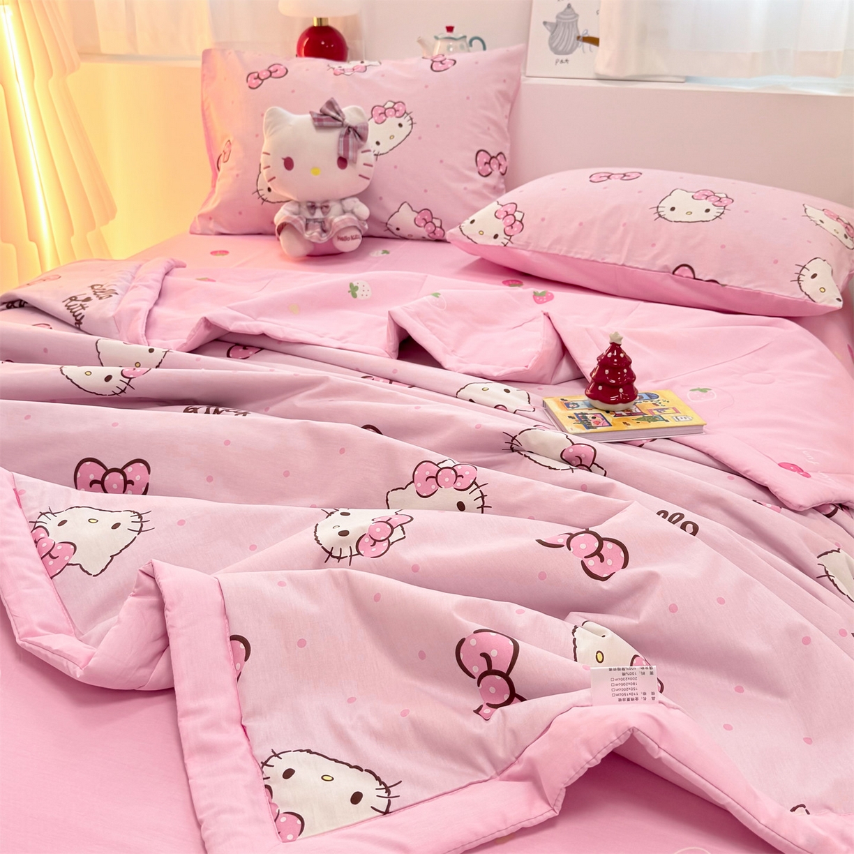91家纺网 家纺一手货源 找家纺 名兮家居 2026新款正版授权经典奥特曼全棉夏被四件套【含防伪标】 全棉夏被-呆萌kt