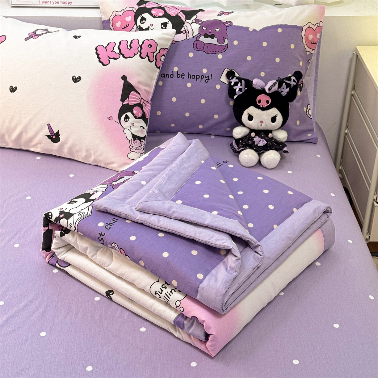 91家纺网 家纺一手货源 找家纺 名兮家居 2026新款正版授权经典奥特曼全棉夏被四件套【含防伪标】 全棉夏被-美美库洛米