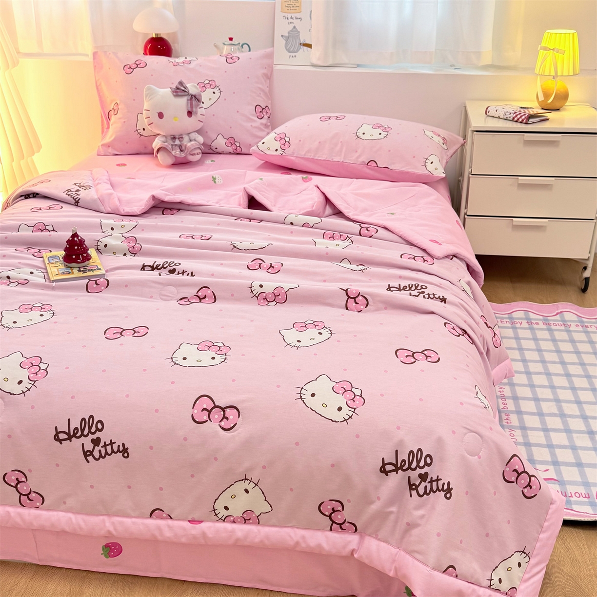 91家纺网 家纺一手货源 找家纺 名兮家居 2026新款正版授权经典奥特曼全棉夏被四件套【含防伪标】 全棉夏被-呆萌kt