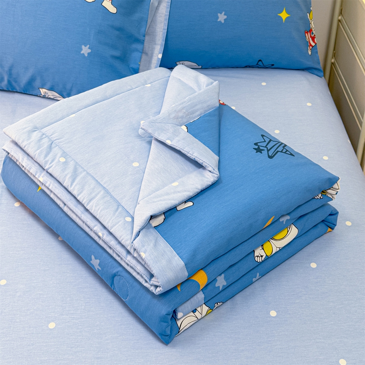 91家纺网 家纺一手货源 找家纺 名兮家居 2026新款正版授权经典奥特曼全棉夏被四件套【含防伪标】 全棉夏被-艾斯奥特曼
