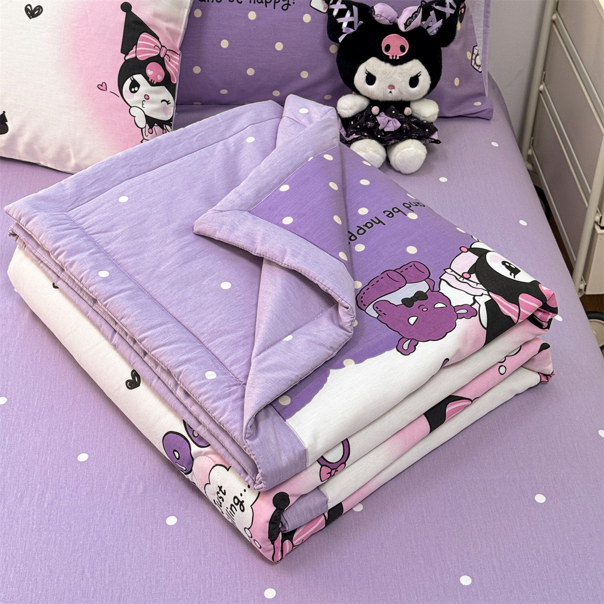 91家纺网 家纺一手货源 找家纺 名兮家居 2026新款正版授权经典奥特曼全棉夏被四件套【含防伪标】 全棉夏被-美美库洛米