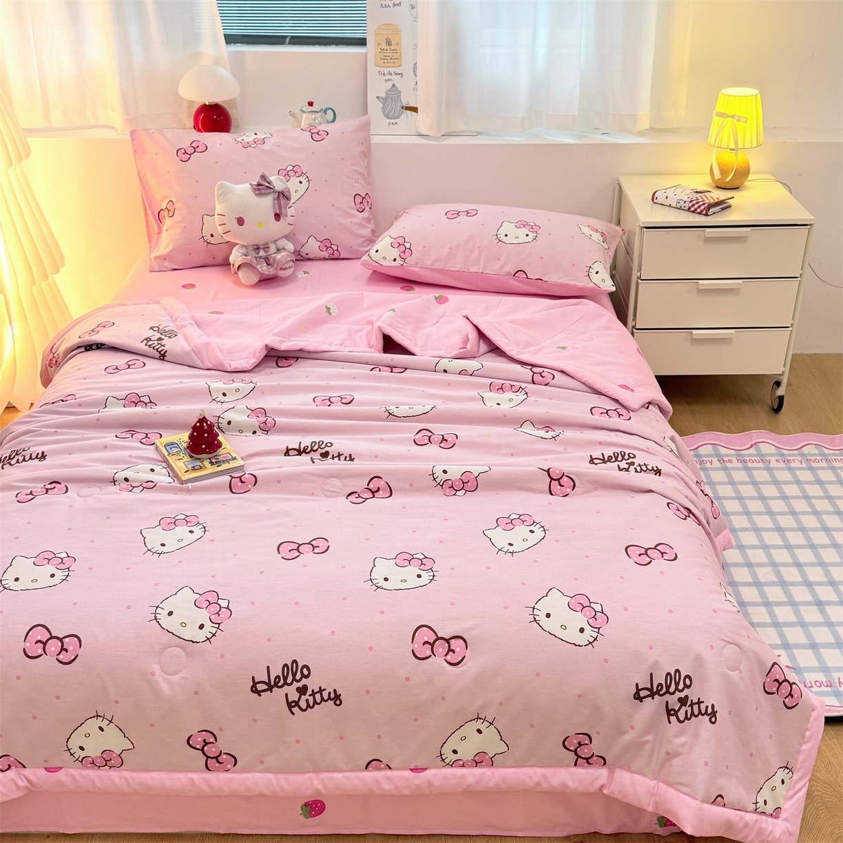 91家纺网 家纺一手货源 找家纺 名兮家居 2026新款正版授权经典奥特曼全棉夏被四件套【含防伪标】 全棉夏被-呆萌kt