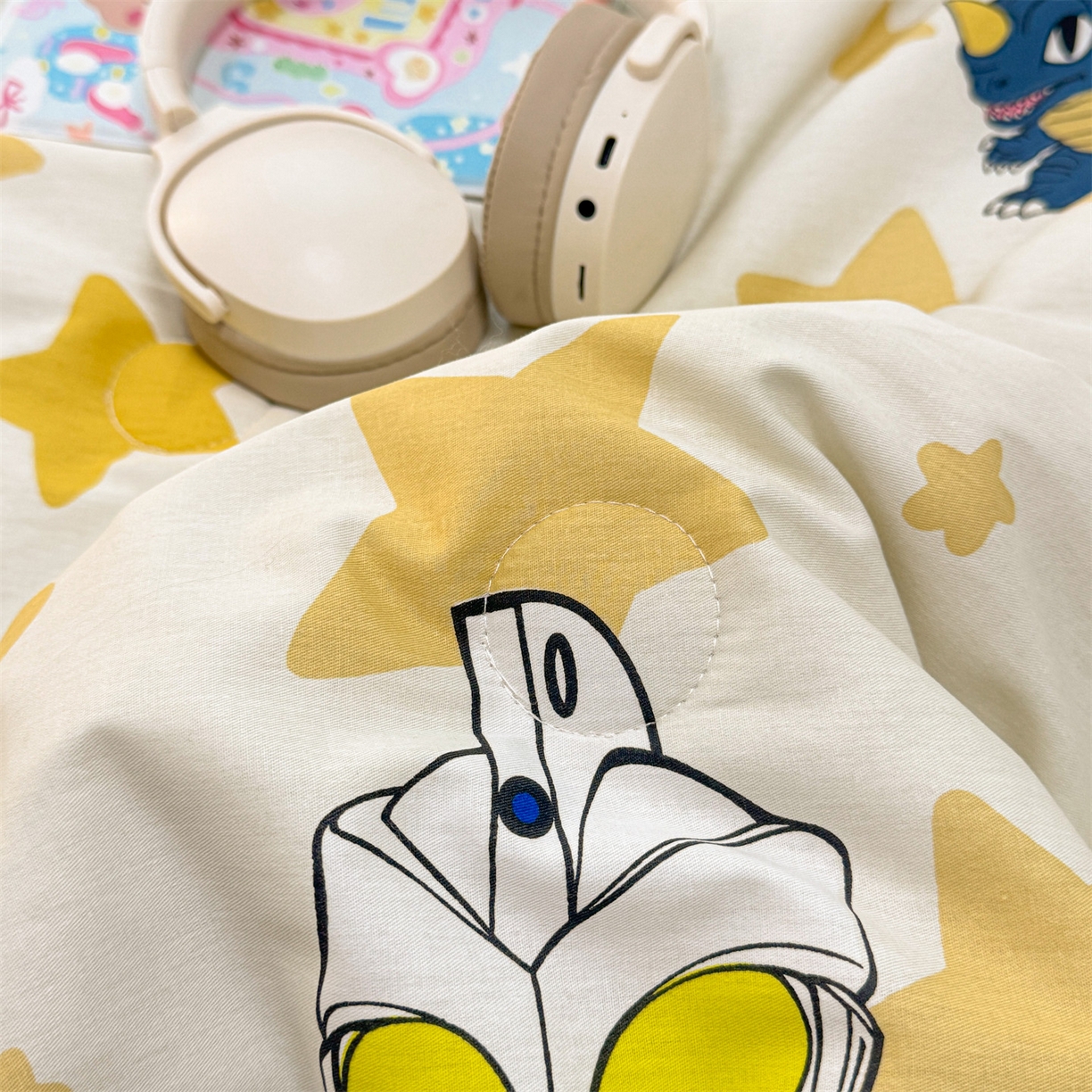 91家纺网 家纺一手货源 找家纺 名兮家居 2026新款正版授权经典奥特曼全棉夏被四件套【含防伪标】 全棉夏被-星星奥特曼