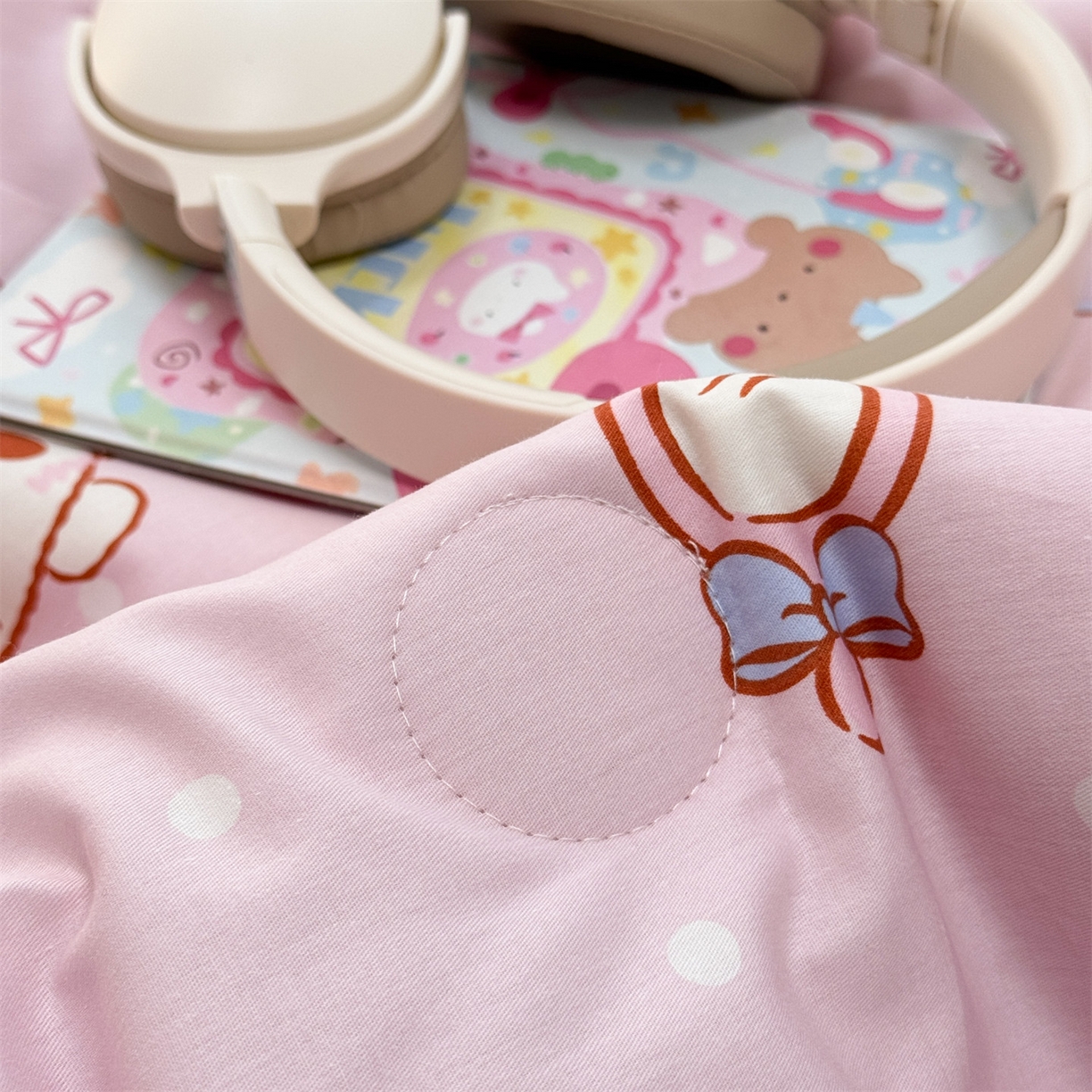 91家纺网 家纺一手货源 找家纺 名兮家居 2026新款正版授权经典奥特曼全棉夏被四件套【含防伪标】 全棉夏被-魔法美乐蒂