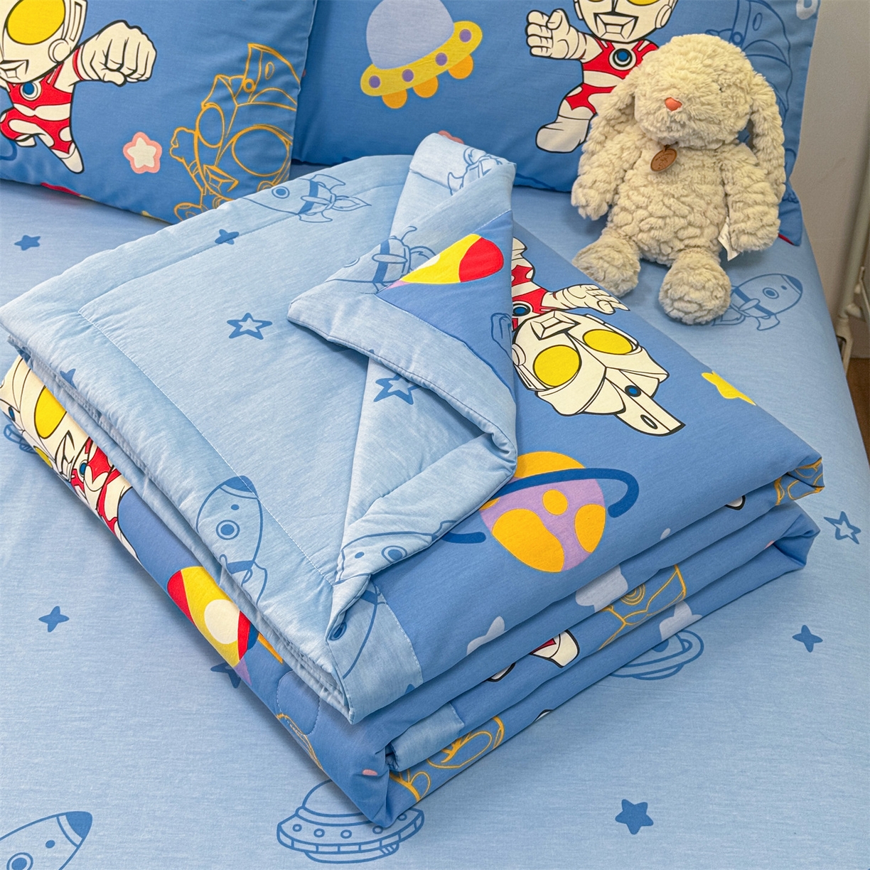 91家纺网 家纺一手货源 找家纺 名兮家居 2026新款正版授权经典奥特曼全棉夏被四件套【含防伪标】 全棉夏被-光线王子