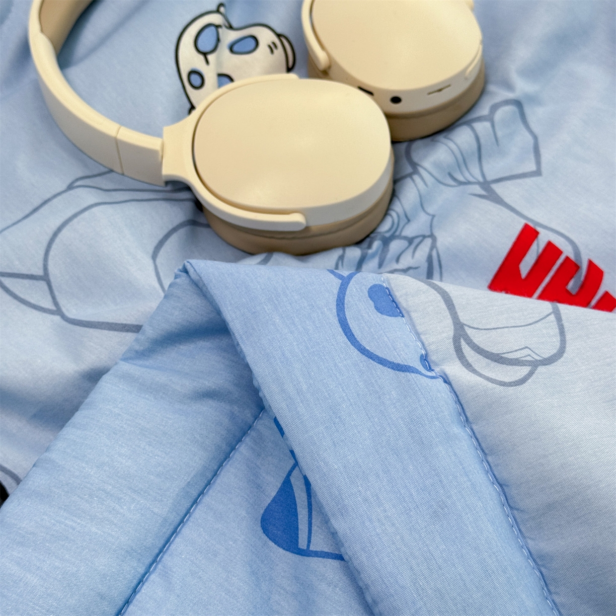 91家纺网 家纺一手货源 找家纺 名兮家居 2026新款正版授权经典奥特曼全棉夏被四件套【含防伪标】 全棉夏被-奥特勇士