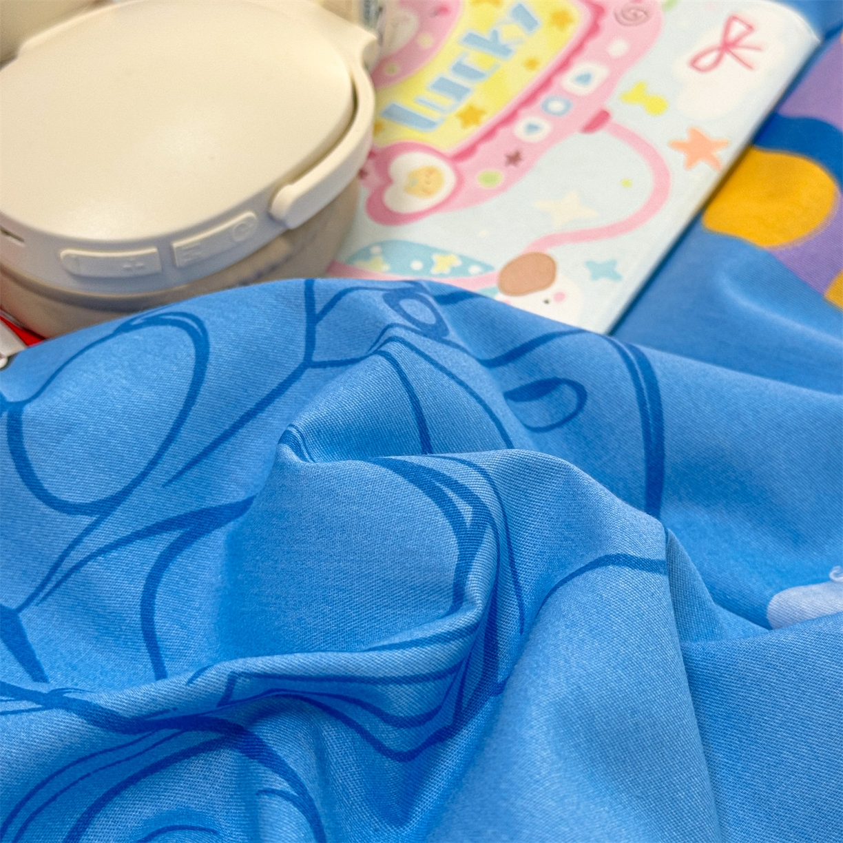 91家纺网 家纺一手货源 找家纺 名兮家居 2026新款正版授权经典奥特曼全棉夏被四件套【含防伪标】 全棉夏被-光线王子